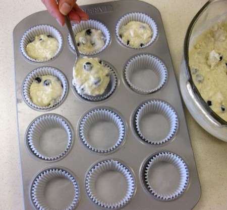 scooping-into-muffincups