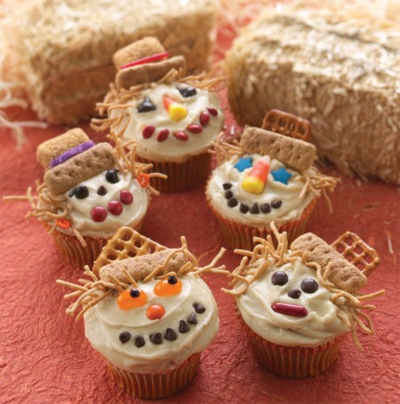 14176scarecrowcupcakes 14176scarecrowcupcakes