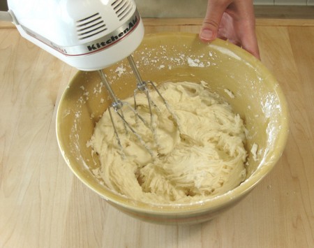 mixfrostingwtihmilk-copy mixfrostingwtihmilk-copy