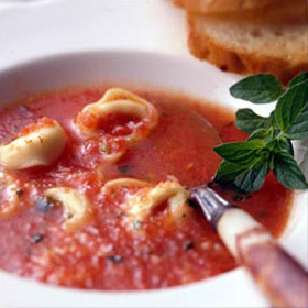 tortellini-garlic-tomato-soup