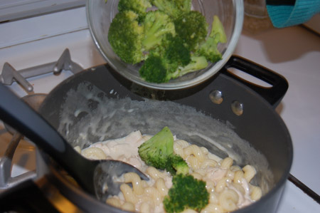 pasta, broccoli, saucepan