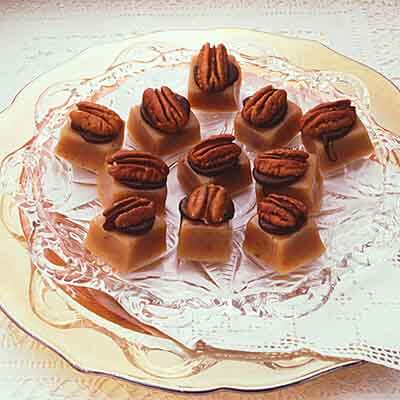 Buttery Pecan Caramels Image 