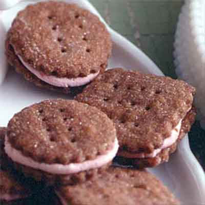 Chocolate Wafers With Raspberry Cream Image 