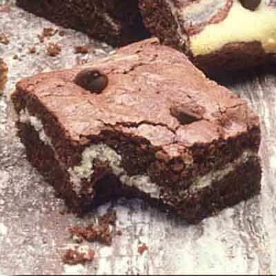 Ultimate Chewy Cream Cheese Swirled Brownies Image 