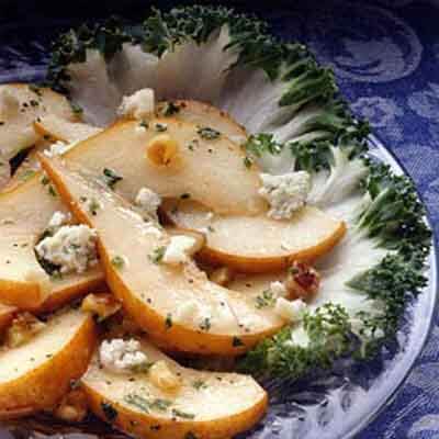Sliced Pears With Walnuts & Cheese Image 