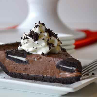 Creamy Chocolate Cookie Pie Recipe