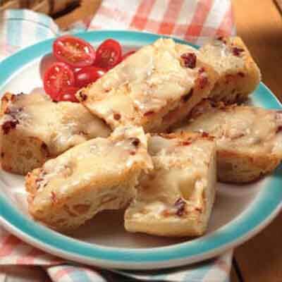 Sun-Dried Tomato Cheese Bread Image 