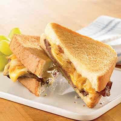 American & Blue Cheese Beef Melt Image 