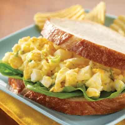 Lunchtime Egg Salad Sandwich Image 