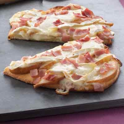 Cheesy Pear Flatbread Pizzas Image 