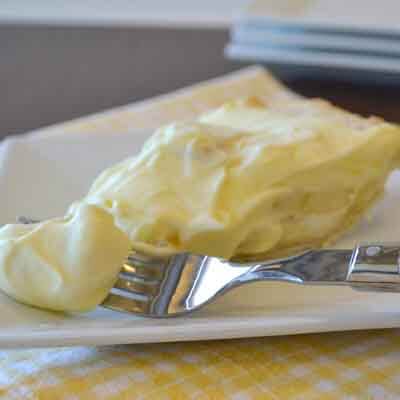 Creamy Banana Pie Image 