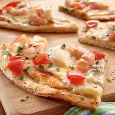 Shrimp Alfredo Pizza Image 