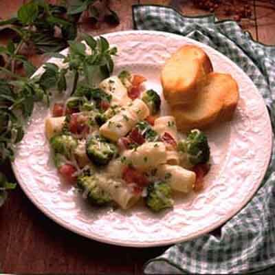 Country Pasta With Mozzarella Image 