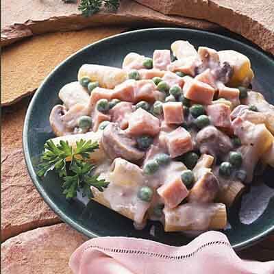 Baked Rigatoni With Ham, Mushrooms & Peas Image 
