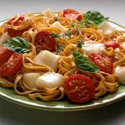 Tomato Basil Fettuccine Image 