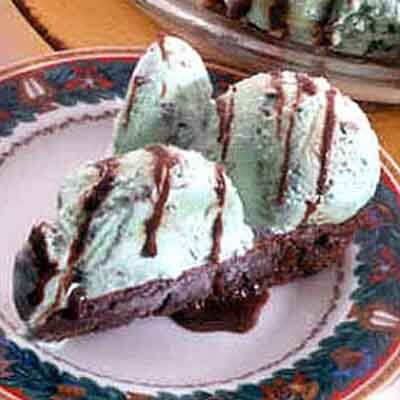 Mint Ice Cream Pie With Fudge Sauce Image 