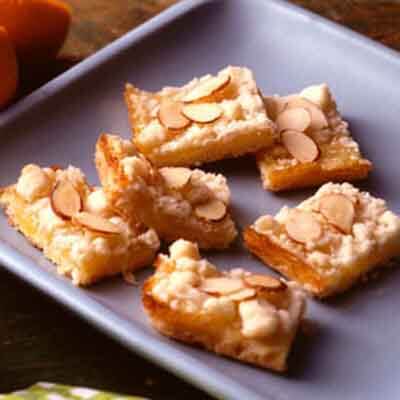 Pineapple Crumble Bars Image 